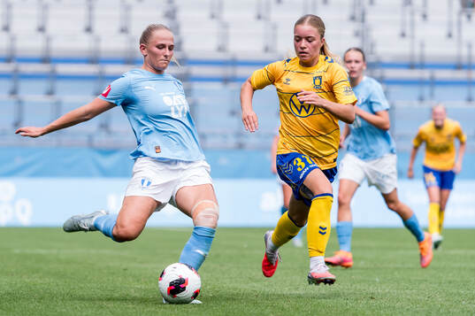 Malmö FFs Tuva Skoog och Brøndbys Evelina Thygesen
