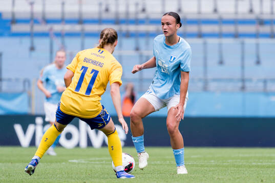 Malmö FFs Amy Joan Irene Sayer och Brøndbys Cecilie