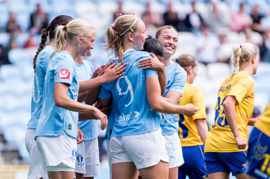 Malmö FFs Hlin Eiriksdottir jublar