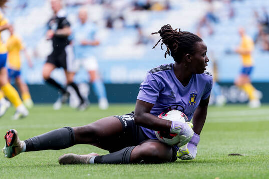 Brøndbys målvakt Vanessa Karungi