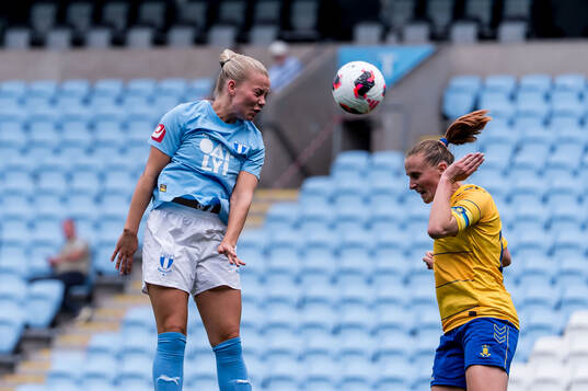 Malmö FFs Älvali Lindström och Brøndbys Kamilla Karlsen