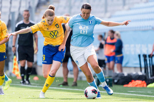 Brøndbys Emma Pelkowski och Malmö FFs Alexia Mitkovska