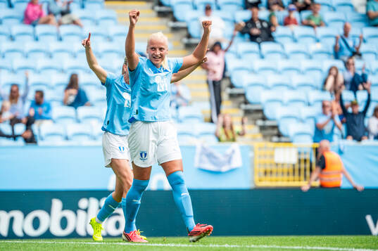 Malmö FFs Wilma Carlsson jublar