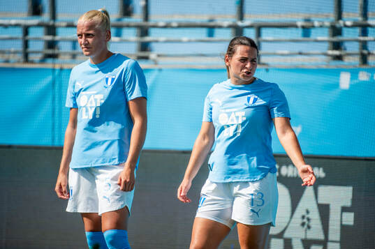 Malmö FFs Wilma Carlsson och Malmö FFs Emma Petrovic