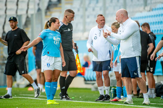 Malmö FFs Emma Petrovic och tränare Jonas Valfridsson