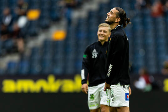 GAIS Nikola Vasic värmer upp