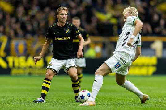 AIKs Johan Hove och GAIS Robin Wendin Thomasson