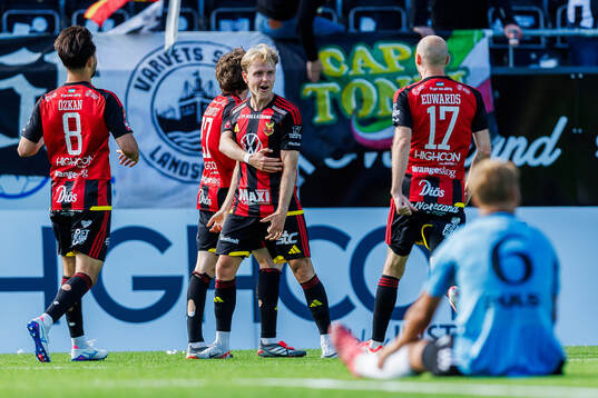 Östersunds Simon Marklund jublar
