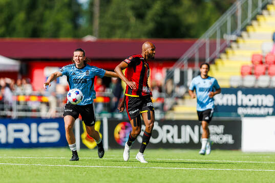 Landskronas Andreas Murbeck  och Östersunds Jabir