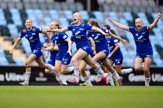 SK Haugars spelare jublar