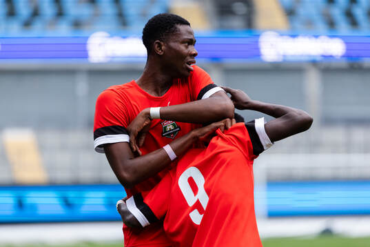 Accra Shooting Stars spelare jublar