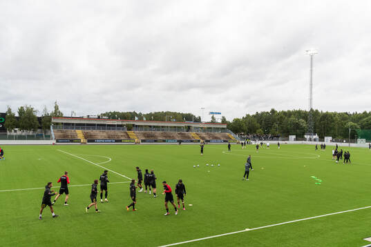 Nordic Uniteds spelare värmer upp