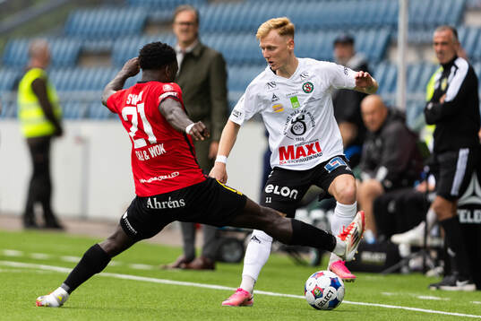 Nordic Uniteds Emmanuel Swedi och Örebros Christopher