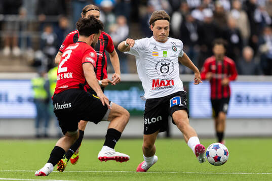 Bläddra bland fler bilder av Fotboll, Superettan, Nordic United - Örebro