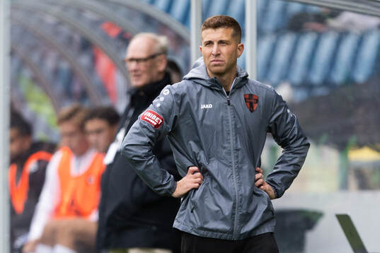 Nordic Uniteds tränare Steven Younan