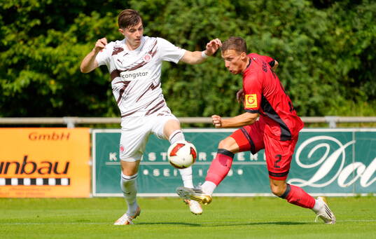 v.l. Scott Banks (St. Pauli), Filip Braut