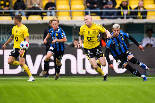 Elfsborgs Thomas Isherwood och Sirius Robbie Ure