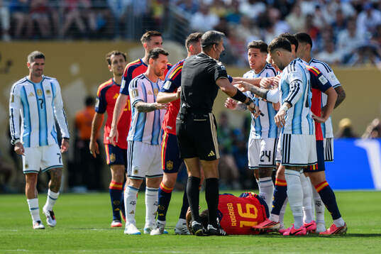 Enzo Fernandez of Argentina and Rodri of Spain