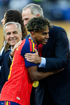 Lamine Yamal of Spain and King Felipe VI, King of Spain