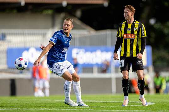 Halmstads Joel Allansson och Häckens Julius Lindberg