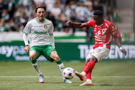 Hammarbys Noah Persson och Degerfors Yiriyon Gideon Yaw