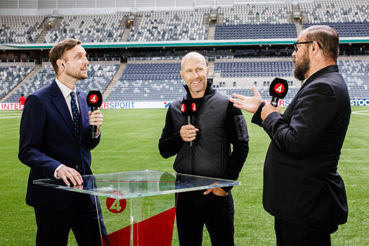 Hammarbys tränare Henrik Rydström i TV-studion med TV4s