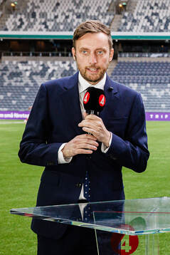 TV4s Axel Pileby efterfotbollsmatchen i Allsvenskan mellan
