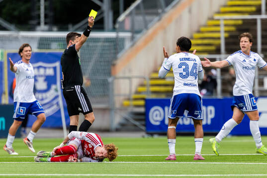 IFK Norrköpings Noel Sernelius tilldelas gult kort