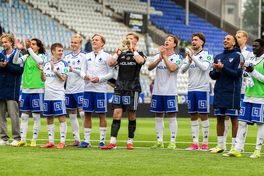 IFK Norrköpings spelare jublar