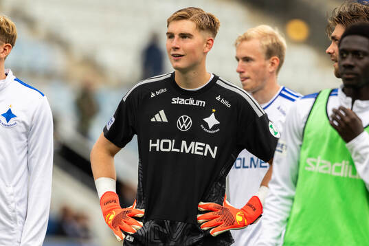 IFK Norrköpings målvakt Theo Krantz jublar