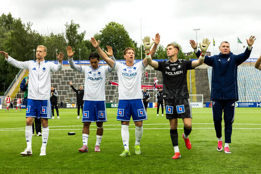IFK Norrköpings spelare jublar