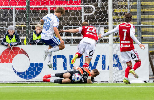 IFK Norrköpings målvakt Theo Krantz och Sandvikens