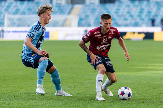 Djurgårdens Matias Siltanen och Örgrytes Benjamin Laturnus