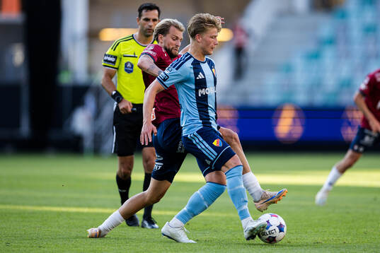 Örgrytes William Hofvander och Djurgårdens Matias Siltanen