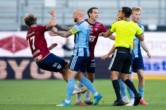 Örgrytes William Hofvander och Djurgårdens Adam Ståhl