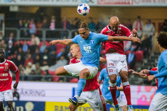 Malmö FFs Erik Botheim och Kalmars Robert Gojani