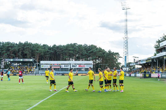 Aki Samuelsen of Mjällby celebrates