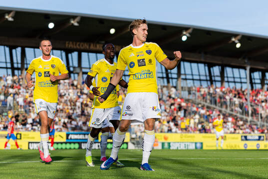 Falkenbergs Hampus Källström jublar