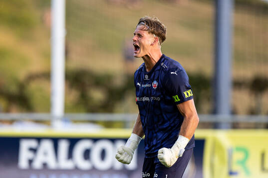 Helsingborgs målvakt Johan Brattberg jublar