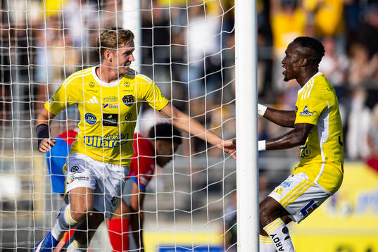 Falkenbergs Hampus Källström jublar