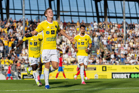Falkenbergs Hampus Källström jublar