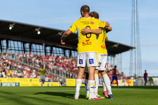 Falkenbergs spelare jublar