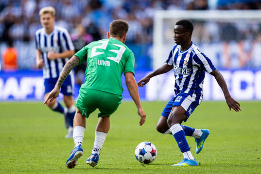 Frank Liivak of Tallinna FCI Levadia and Issaka Seidu of