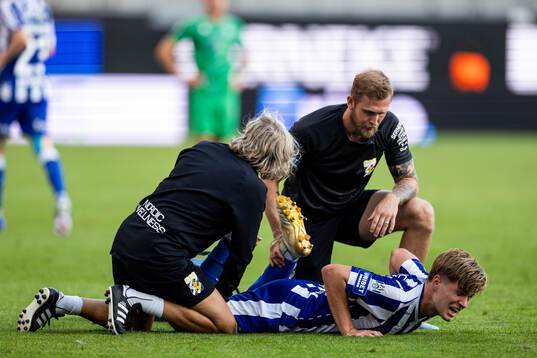 Felix Eriksson of IFK Göteborg injured