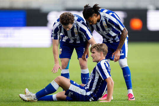 Felix Eriksson of IFK Göteborg looks dejected