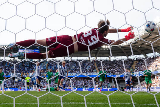 Goalkeeper Karl Vallner of Tallinna FCI Levadia with a save