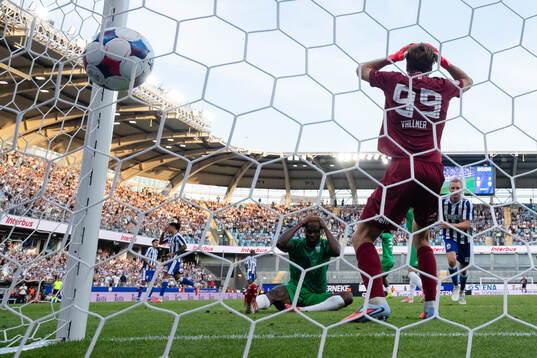 Abraham Nwanko of Tallinna FCI Levadia looks dejected