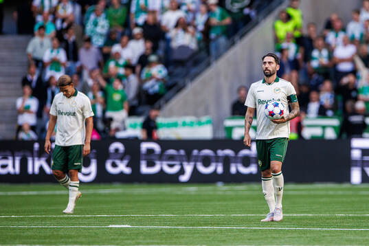 Nahir Besara of Hammarby look dejected
