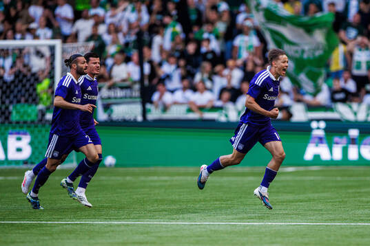 Danylo Sikan of Anderlecht celebrates