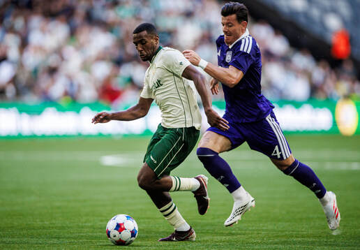 Paulos Abraham of Hammarby and Giulian Biancone of